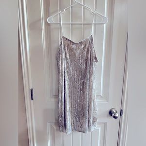 Gorgeous, white, silver, stretchy sequins dress. Size M.